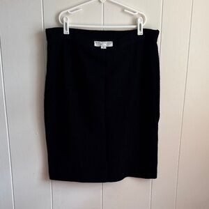 St. John Elegant Black Pencil Skirt